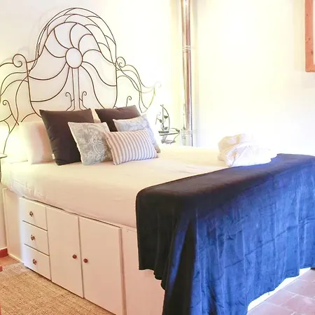 Holiday home 5 Bedrooms House With Wifi At 5 Km Away From The *