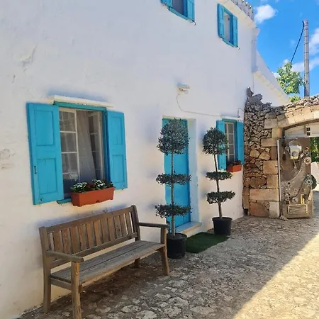 Holiday home 5 Bedrooms House With Wifi At 5 Km Away From The